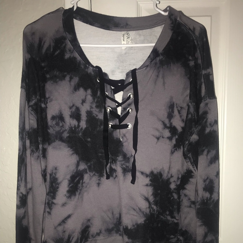 Long sleeve lace up